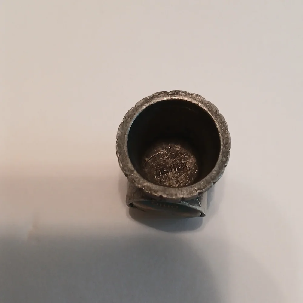 4 Souvenir Thimble Set